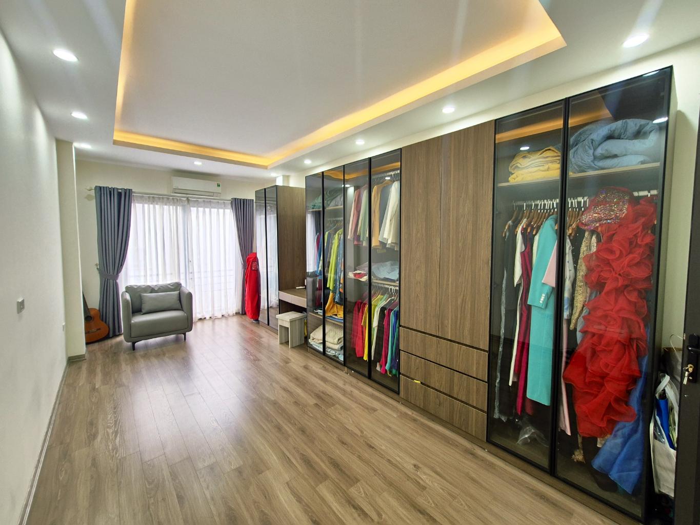 Bán nhà mới xây - Vị trí đắc địa - Ở luôn - Không cần sửa